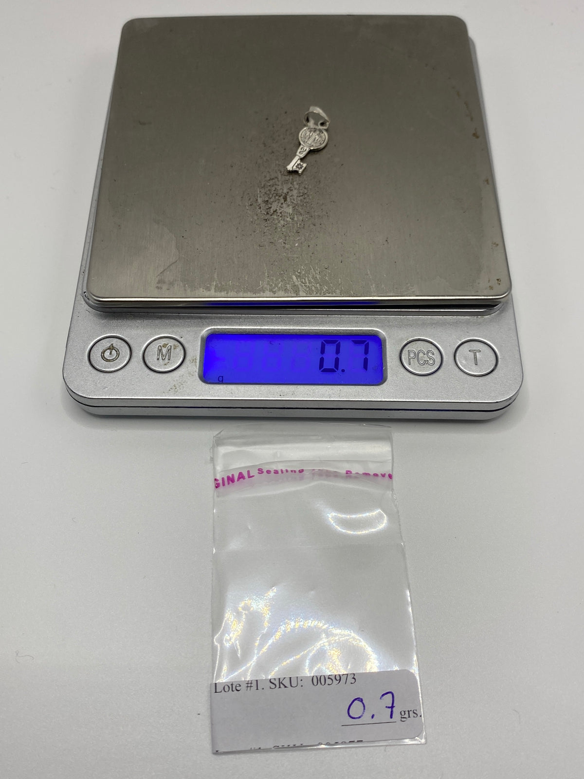 Dije Llave de San Benito — Plata 925 Repujada Taxco — foto 6