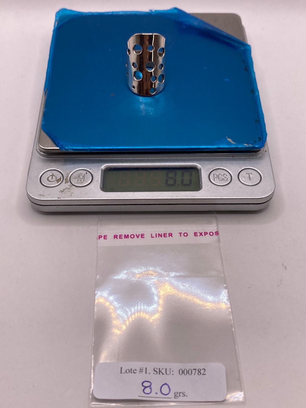 Anillo Artesanal en Plata con Diseño Perforado Geométrico