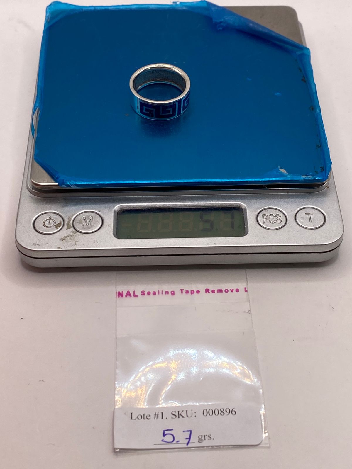 Anillo Banda Plata Ley 950 con Ópalo de Fuego Azul‑verde Diseño Geométrico