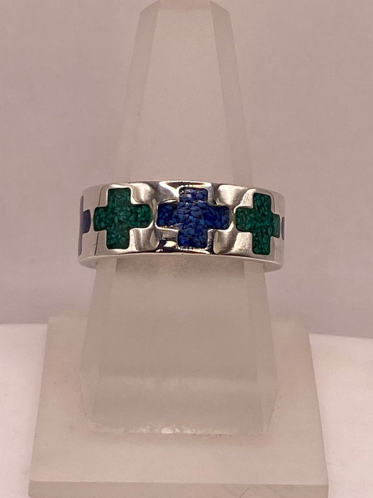 Anillo Cruz Geométrica de Plata .925 con Incrustaciones de Piedra, vista frontal