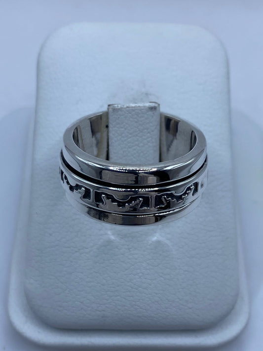 Anillo Giratorio de Plata 925 con Diseño Tribal Calado, vista frontal