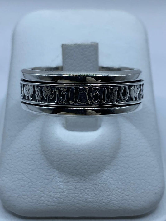 Anillo Giratorio de Plata .925 con Símbolos de la Suerte, vista frontal