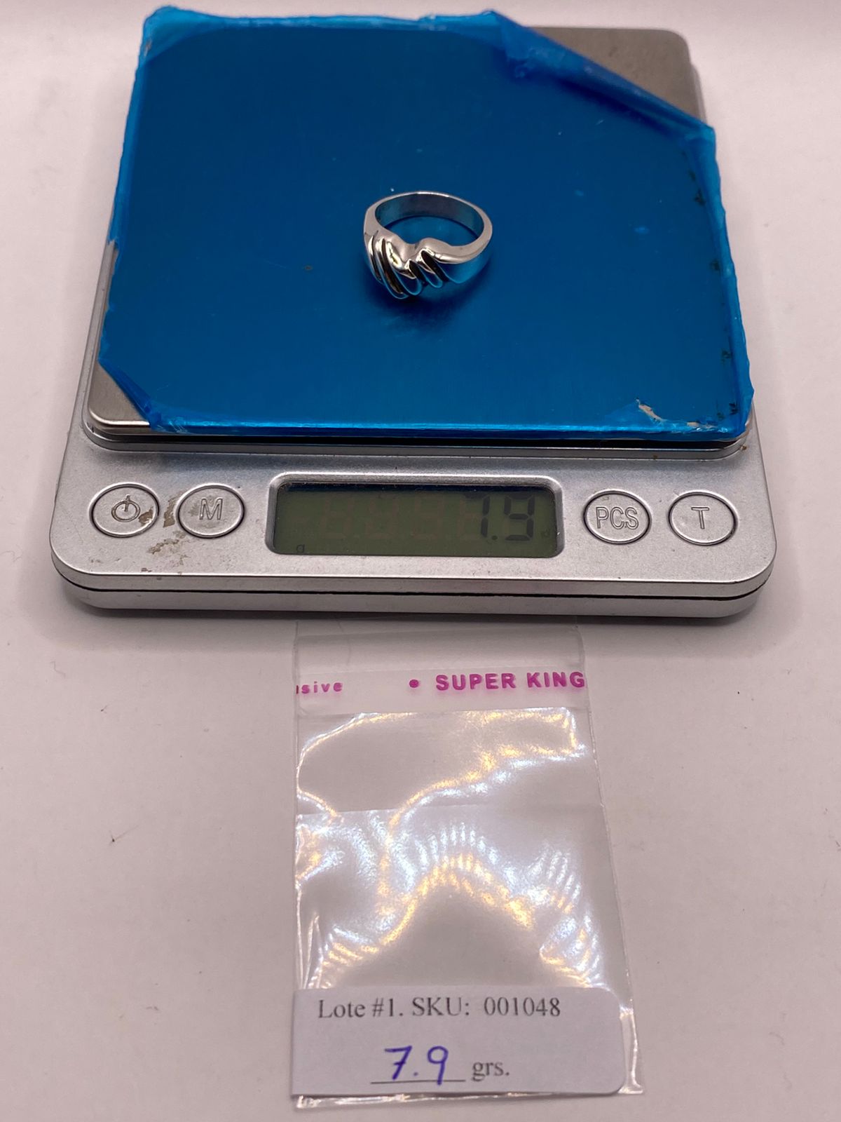 Anillo Ondulado Contemporáneo en Plata .925
