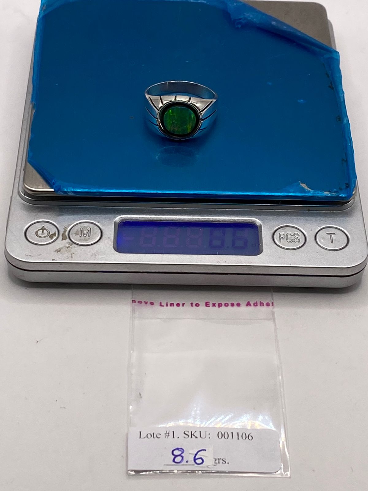 Anillo con Ópalo de Fuego Verde en Plata .950