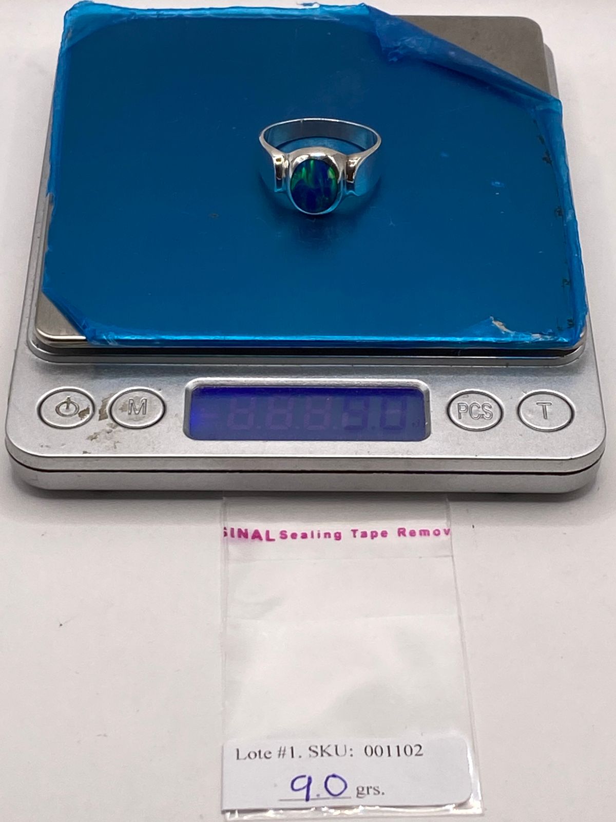 Anillo Ovalado con Ópalo de Fuego Azul‑verde en Plata .925