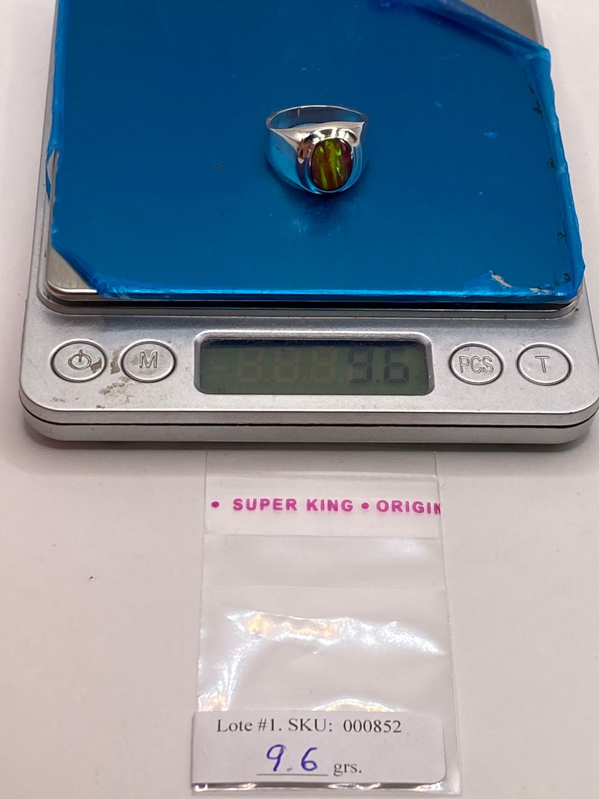 Anillo con Piedra Ópalo de Fuego Ovalada Rosa‑verde‑amarillo en Plata Ley 925