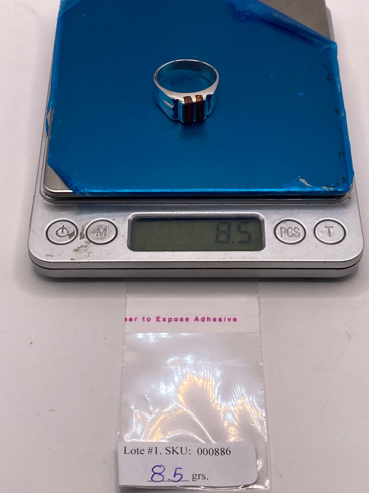 Anillo en Plata Ley 925 con Incrustación Vertical de Ópalo de Fuego