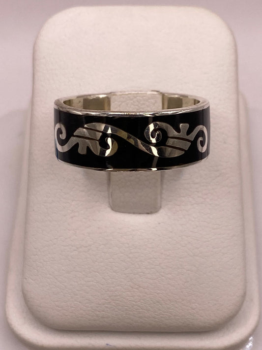 Anillo de Plata .925 con Greca Ornamentada, vista frontal