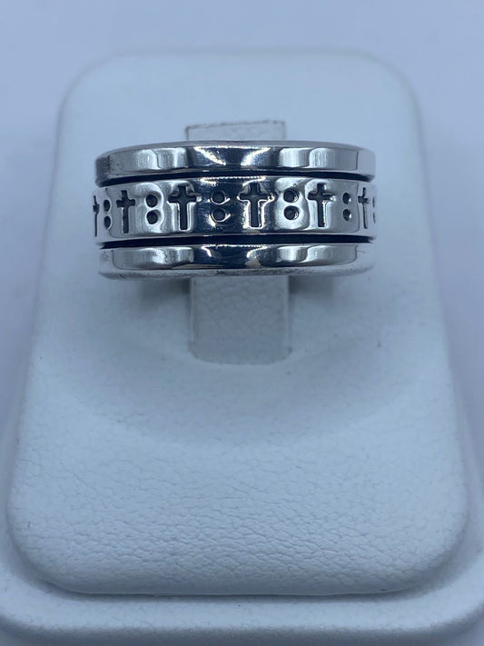 Anillo Giratorio de Plata 925 con Cruces Grabadas, vista frontal