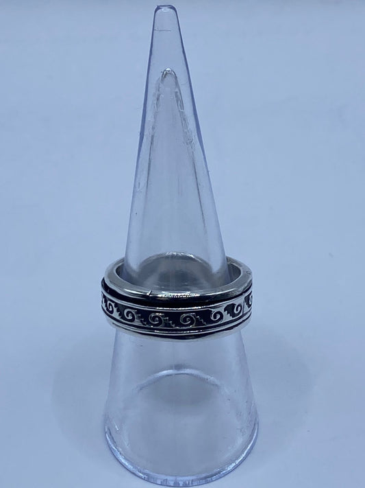 Anillo de Plata 925 con Greca en Espiral, vista frontal