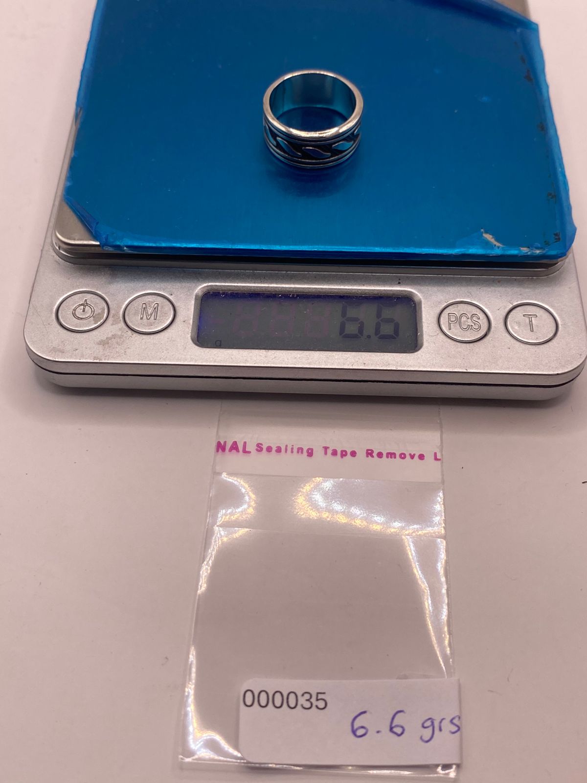 Anillo de Plata 925 con Motivos Ondulados y Diseño Atemporal