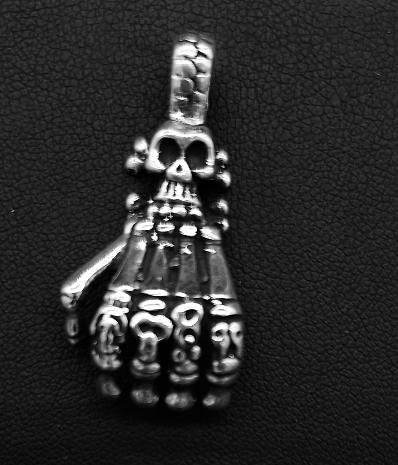 DIJE PLATA LEY 925 , GARRA CON CALAVERA