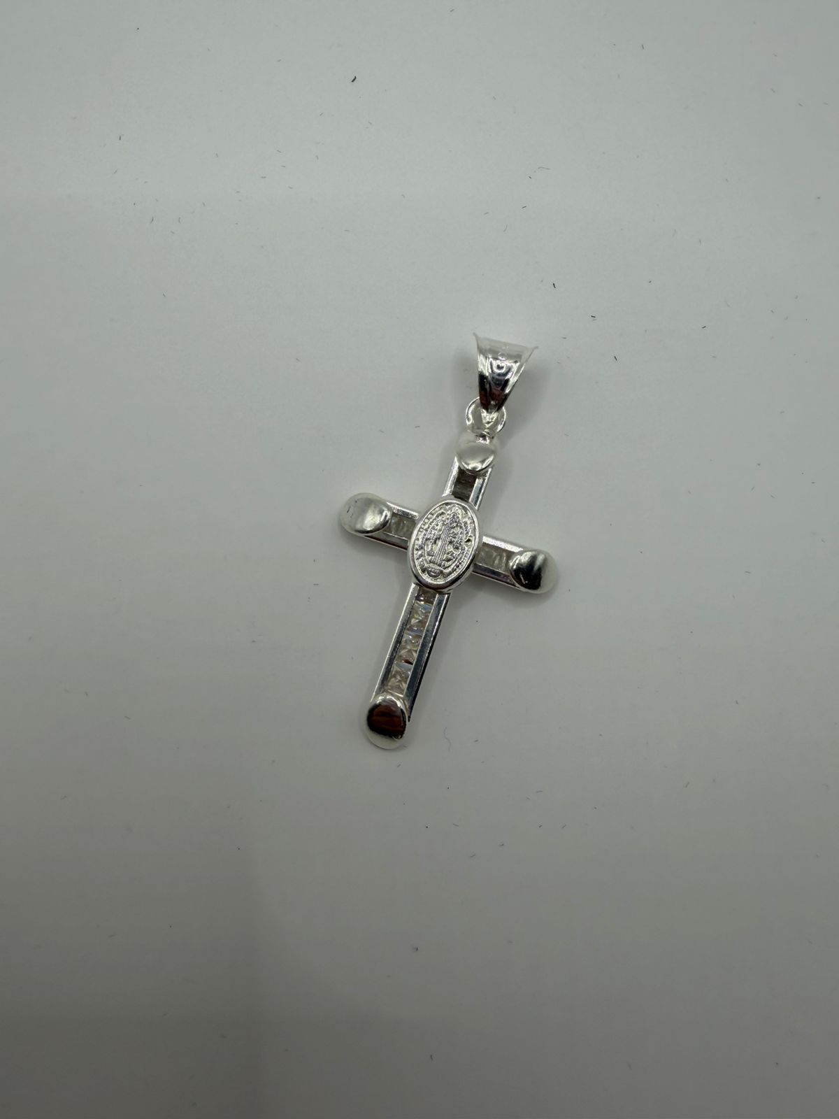 Dije Cruz con cristal