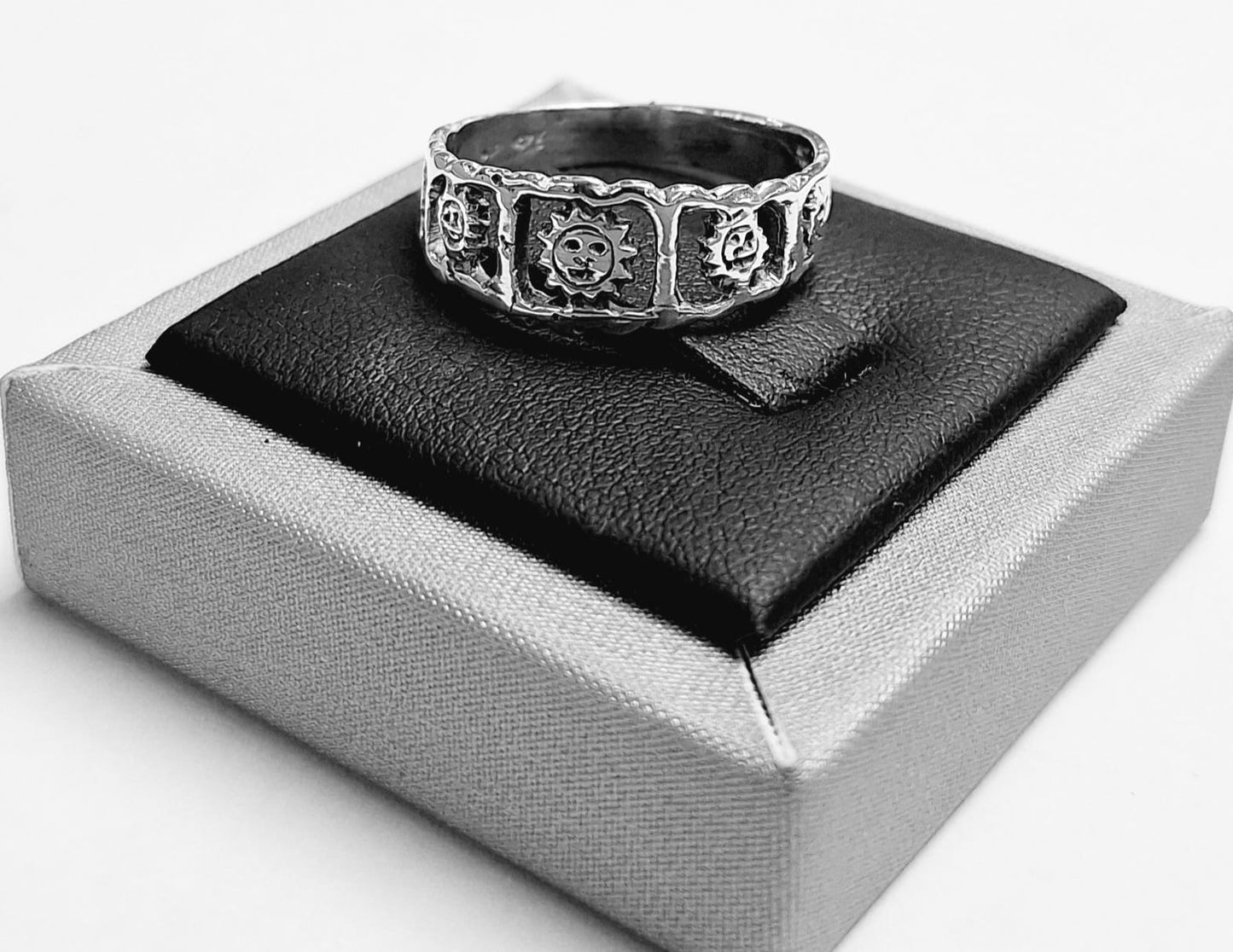 ANILLO SOL EN PLATA LEY 925