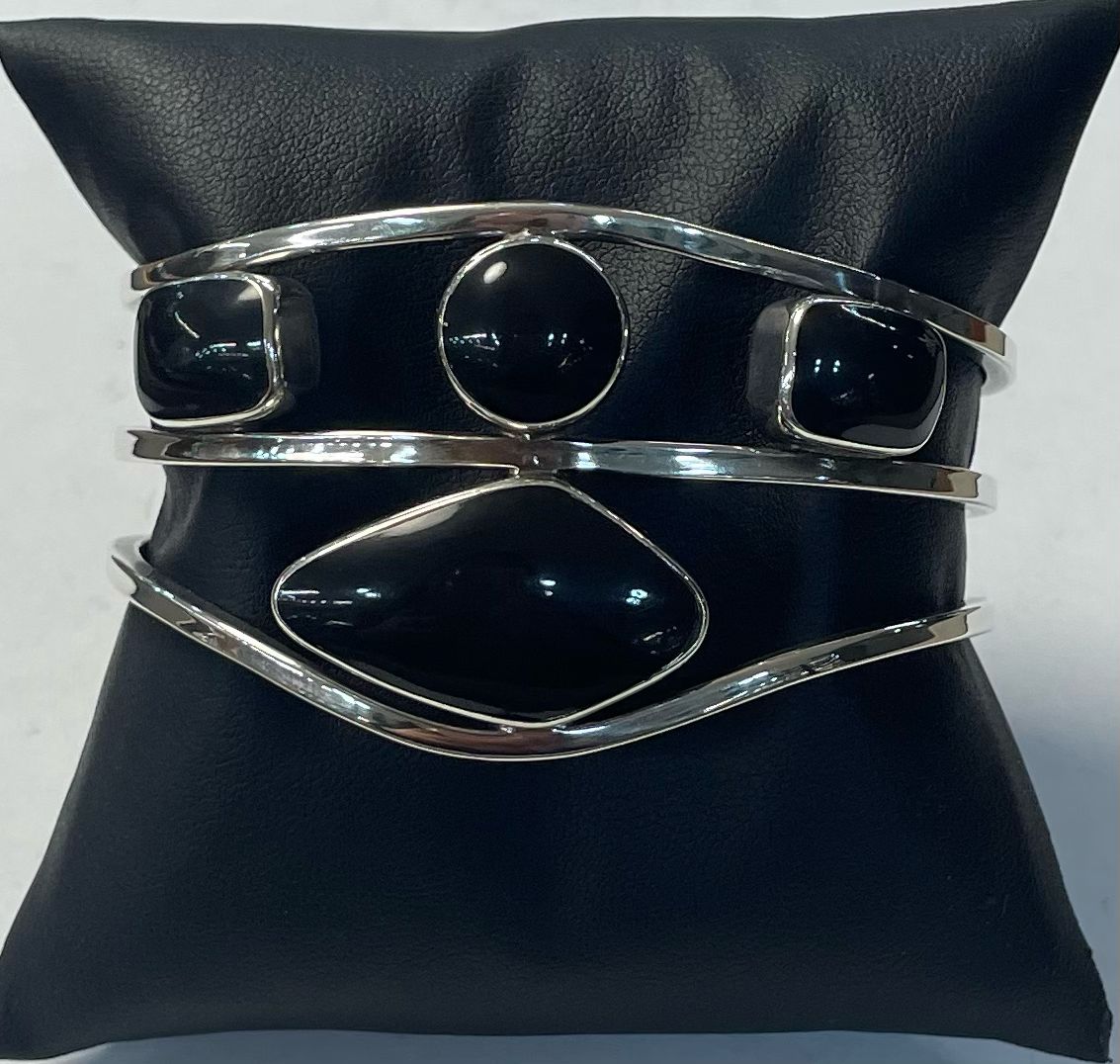 BRAZALETE CON OBSIDIANA EN PLATA LEY 925