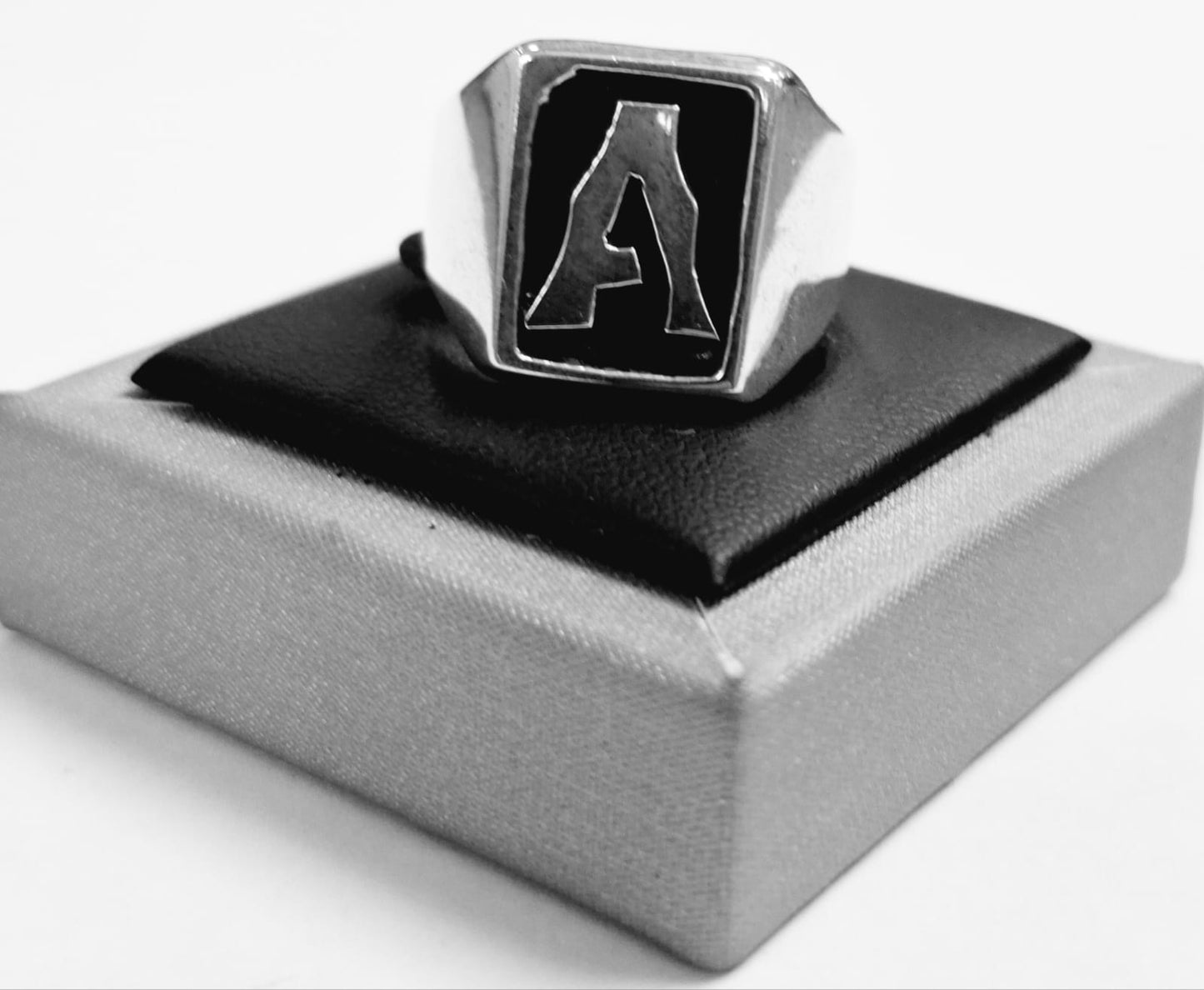 ANILLO LETRA A EN PLATA LEY 925