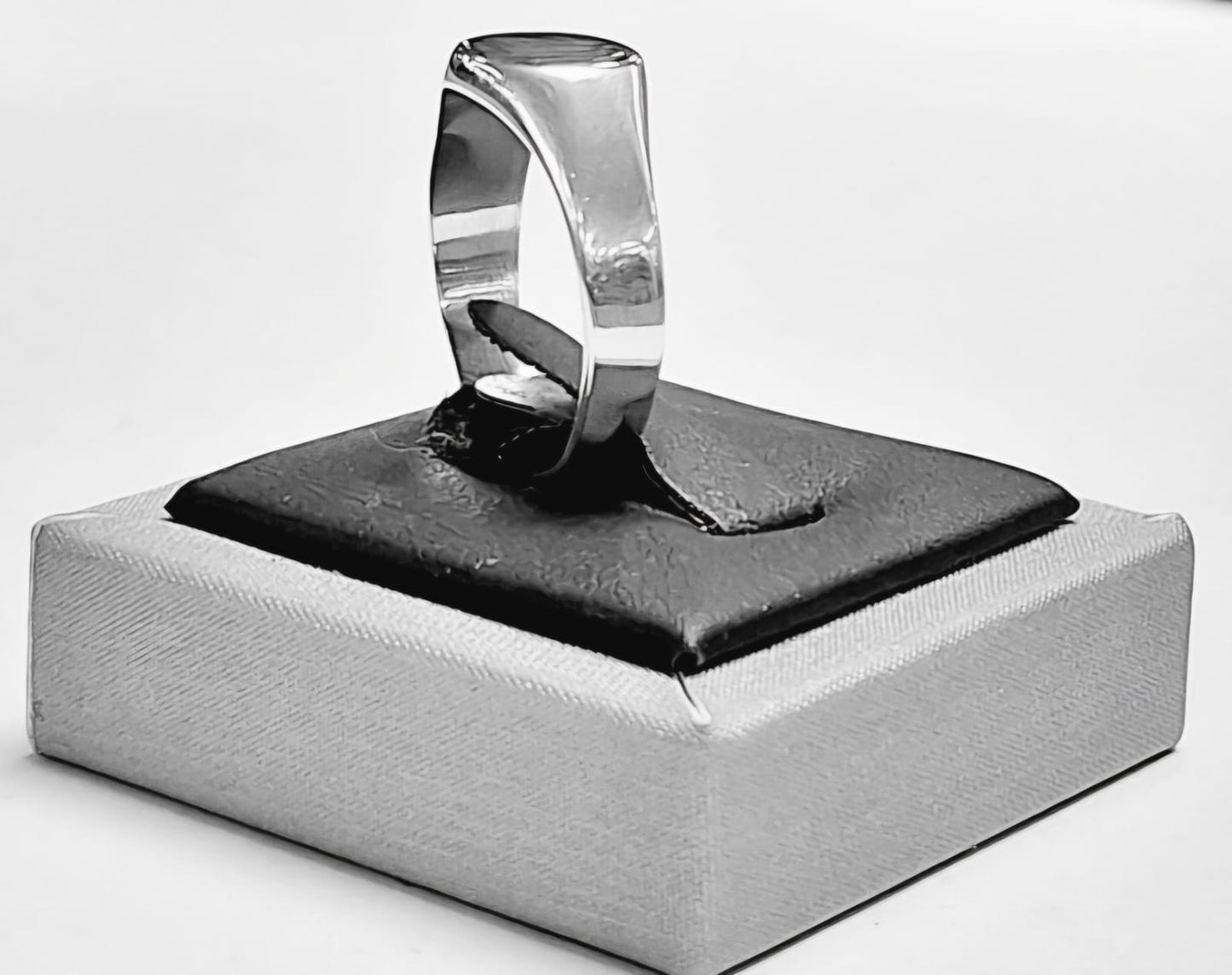 ANILLO EN PLATA LEY 925