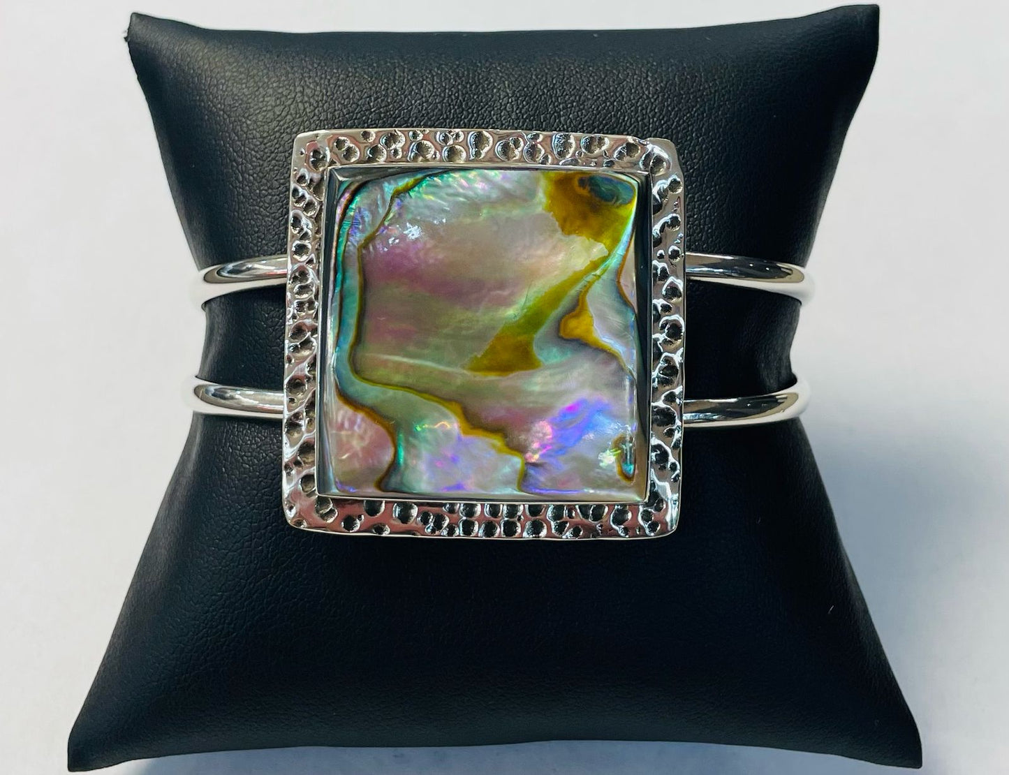 BRAZALETE EN PLATA LEY 925 CON CONCHA DE ABULON