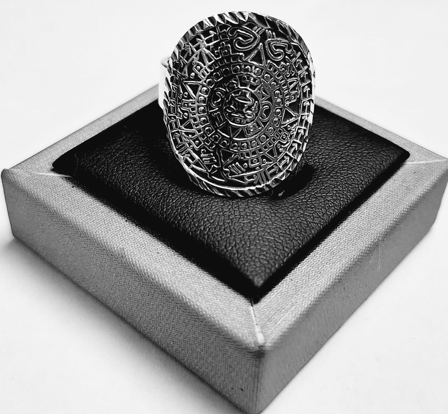 ANILLO CALENDARIO AZTECA EN PLATA LEY 925
