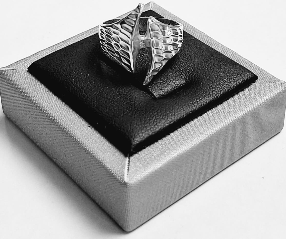 ANILLO DIAMANTADA EN PLATA LEY 925