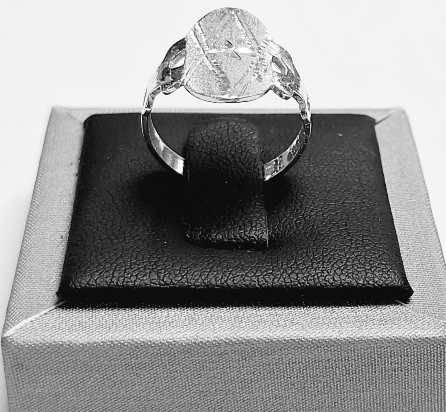 ANILLO DIAMANTADA EN PLATA LEY 925
