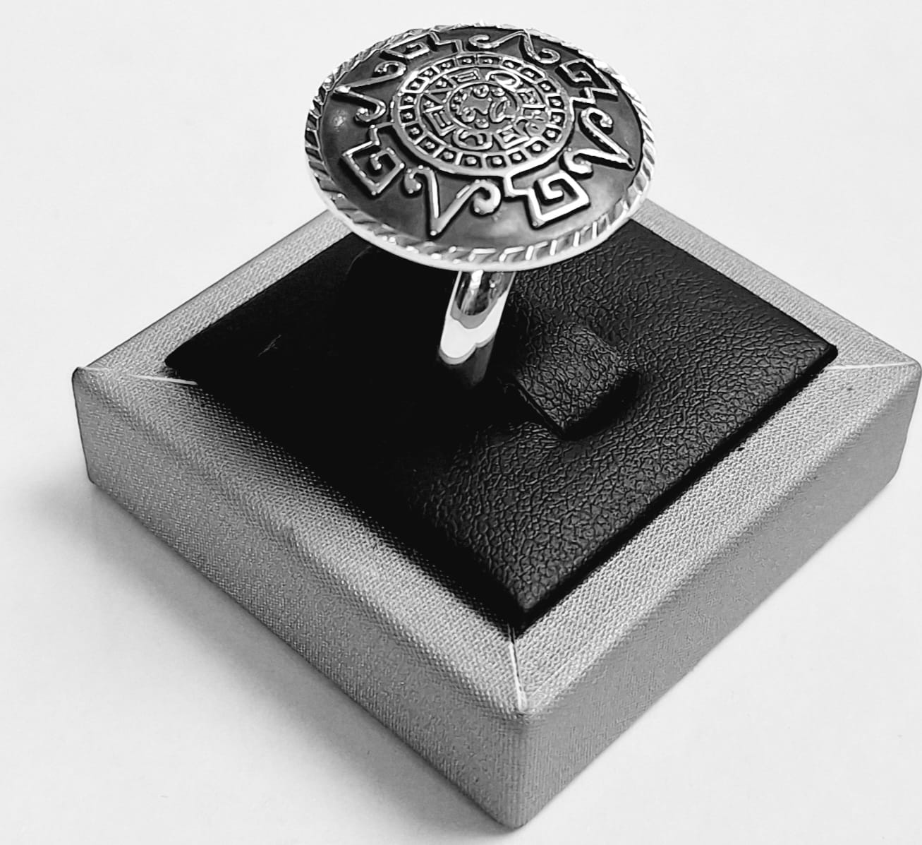 ANILLO AZTECA EN PLATA LEY 950