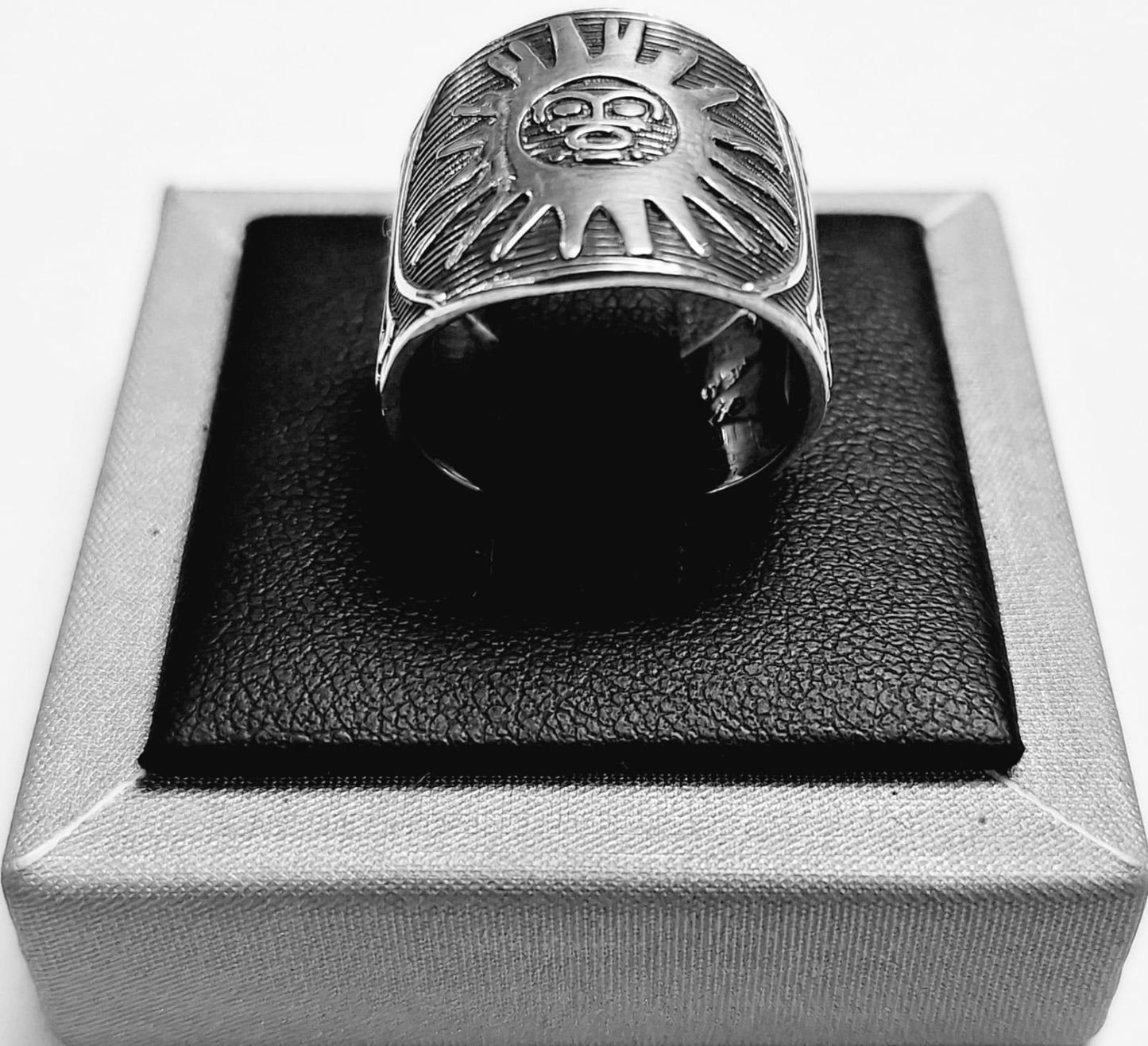 ANILLO SOL CON GRECAS MAYA EN PLATA LEY 925