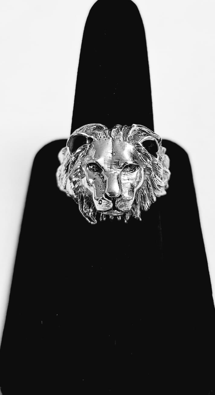 ANILLO CABEZA DE LEON EN PLATA LEY 925