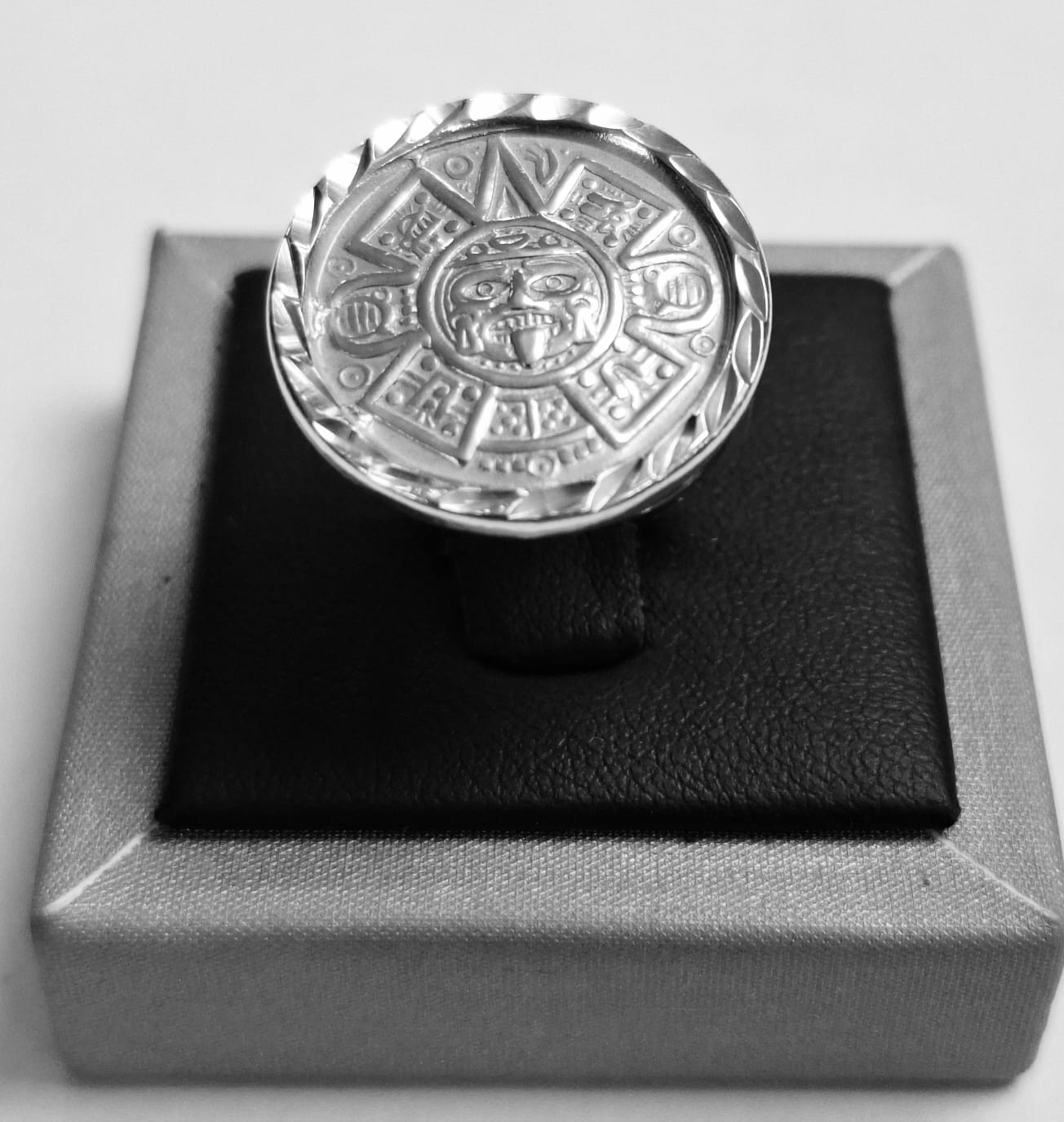 ANILLO AZTECA EN PLATA LEY 925