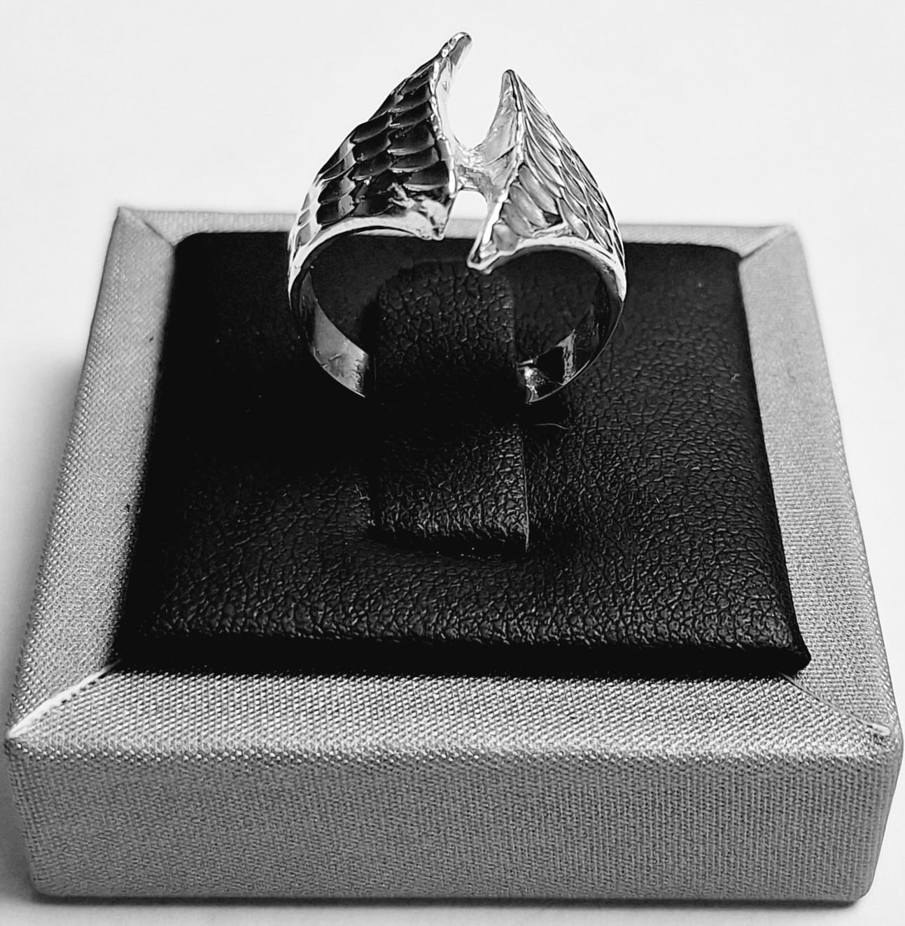 ANILLO DIAMANTADA EN PLATA LEY 925
