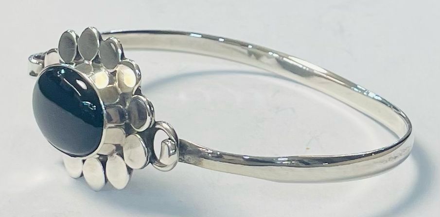 BRAZALETE CON PIEDRA EN OBSIDIANA EN PLATA LEY 925