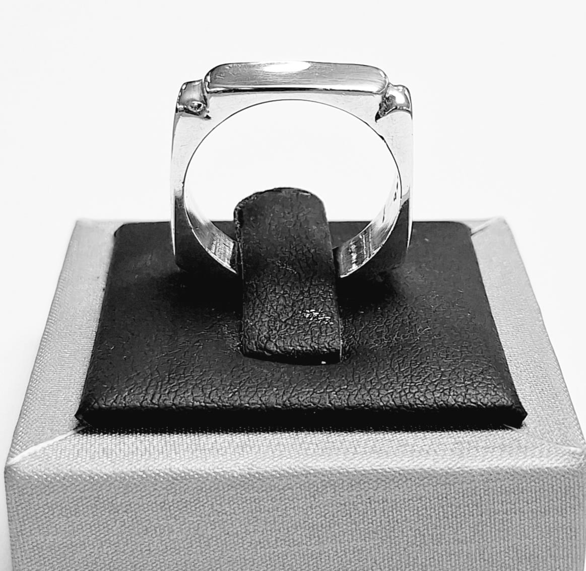 ANILLO EN PLATA LEY 925