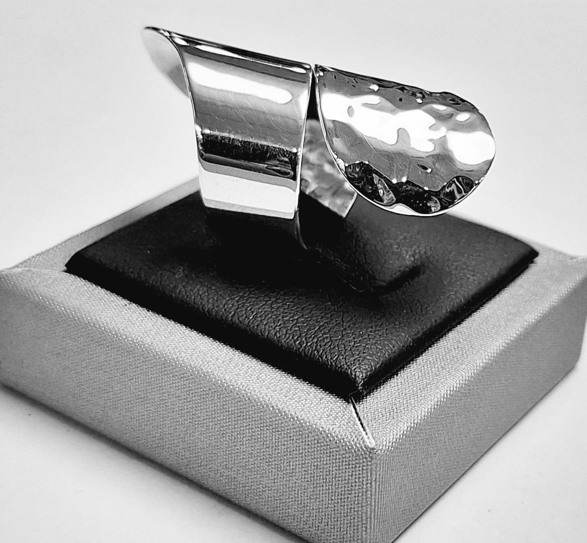 ANILLO EN PLATA LEY 925