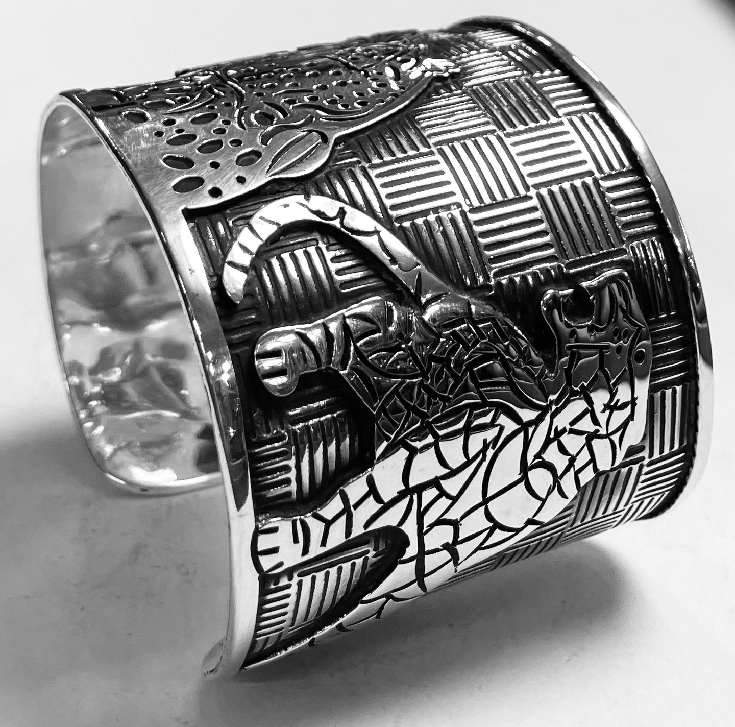 BRAZALETE JAGUAR EN PLATA LEY 925