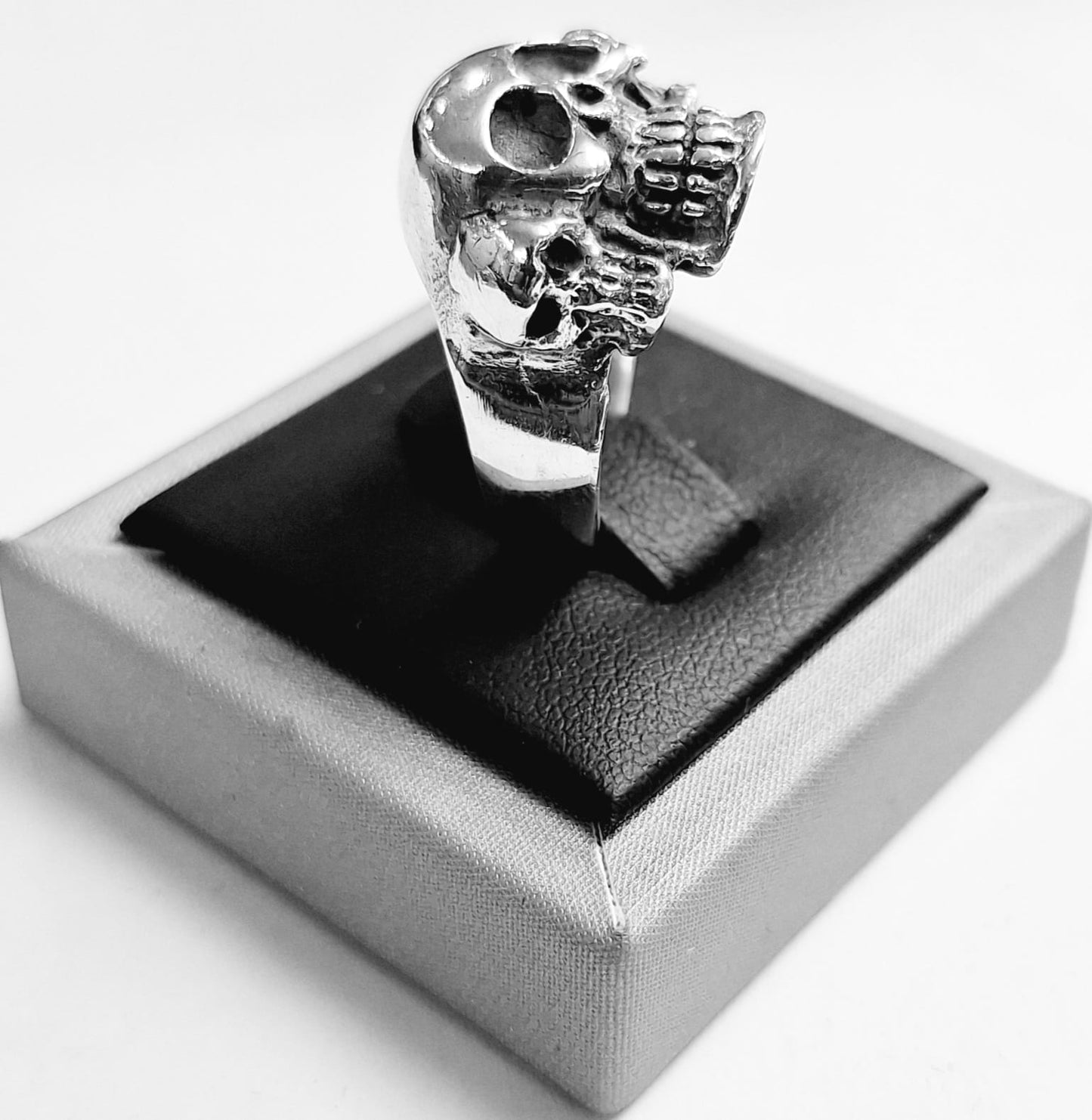 ANILLO CALAVERA EN PLATA 925