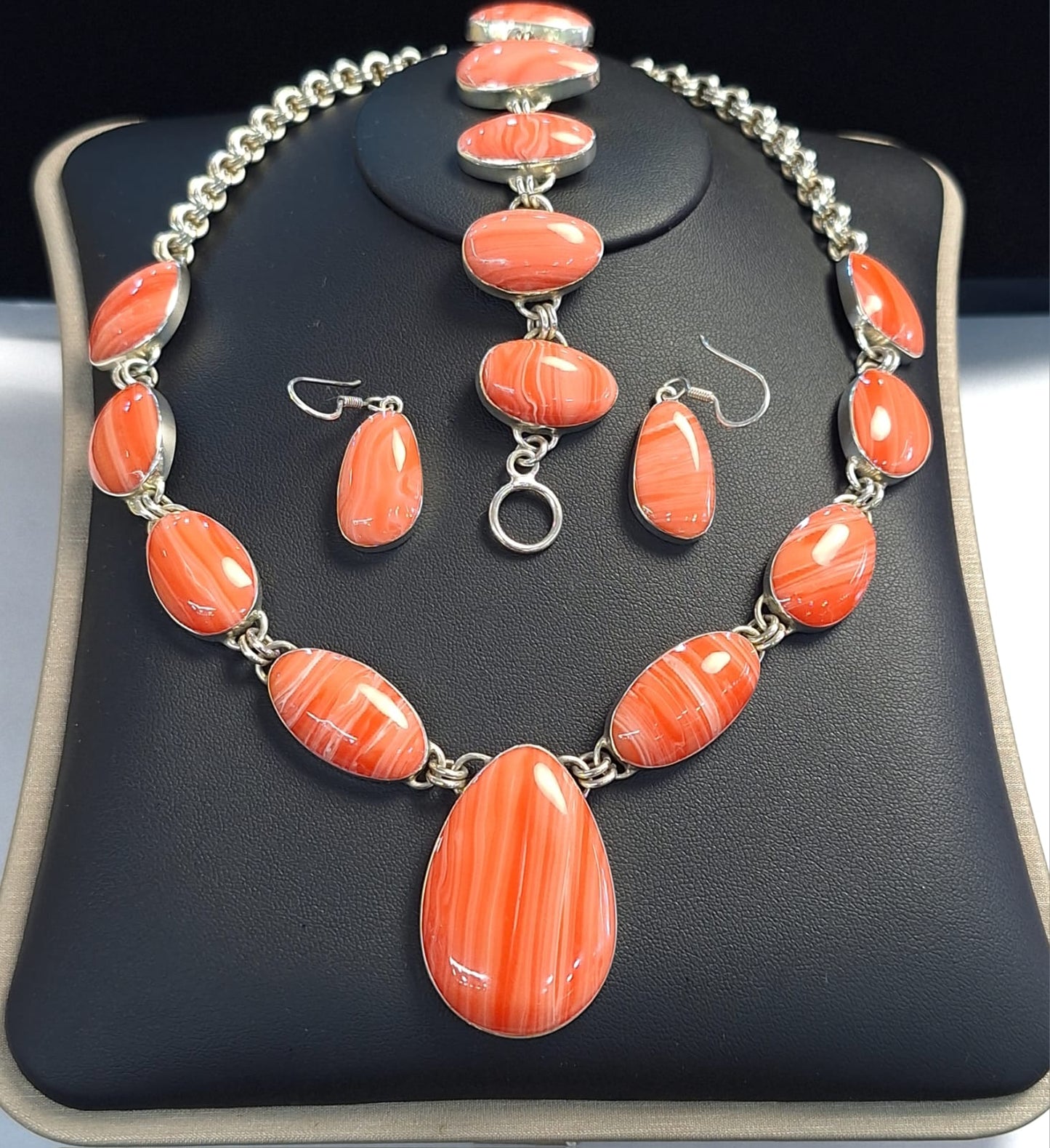 SET DE COLLAR CON  INCRUSTACIONES DE PIEDRA  EN PLATA LEY 950