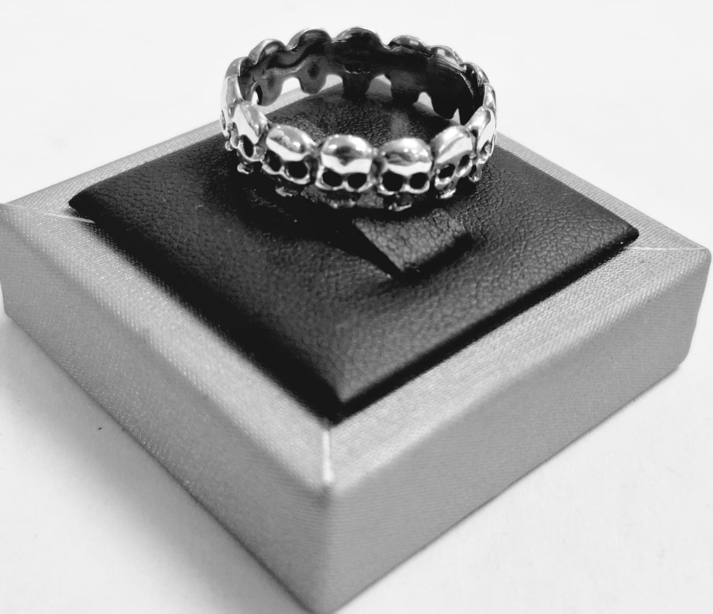 ANILLO CRÁNEOS EN PLATA LEY 925