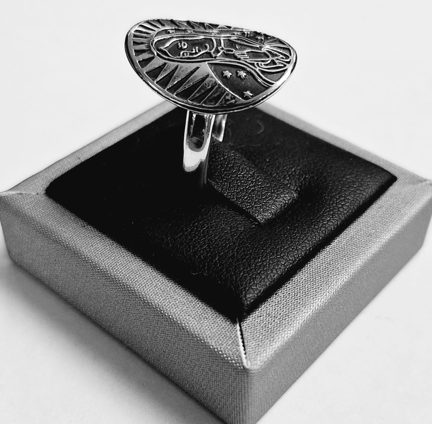 ANILLO VIRGEN DE GUADALUPE EN PLATA LEY 925