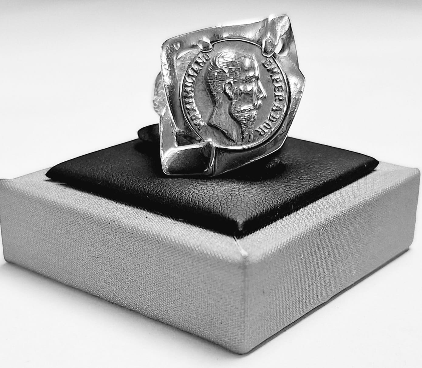 ANILLO MONEDA EN PLATA LEY 925