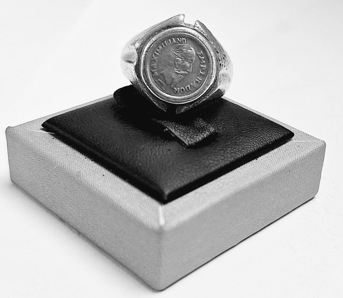 ANILLO MATE MONEDA EMPERADOR MAXIMILIANO EN PLATA 925