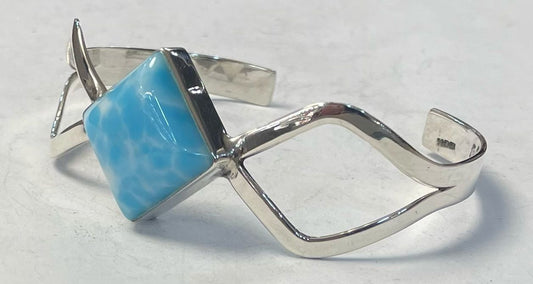 Brazalete con Lari Mar en Plata Ley 925, vista frontal