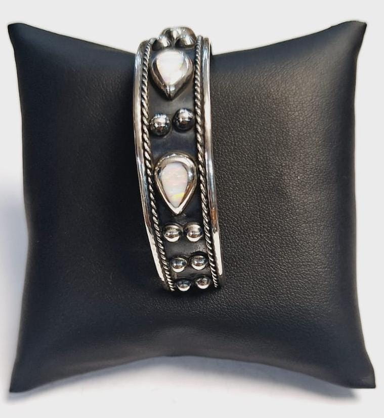 BRAZALETE CON OPALO EN PLATA LEY 925