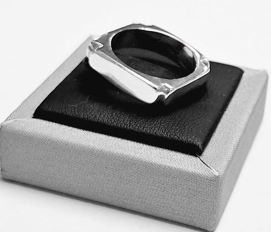 ANILLO EN PLATA LEY 925