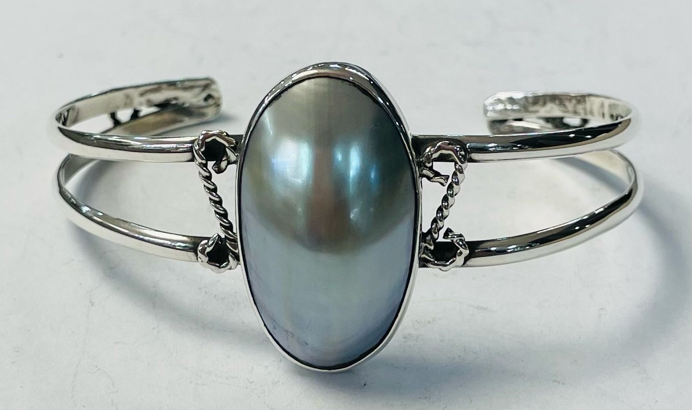 BRAZALETE CON CONCHA MADRE PERLA EN PLATA LEY 925