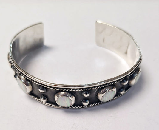 BRAZALETE CON OPALO EN PLATA LEY 925