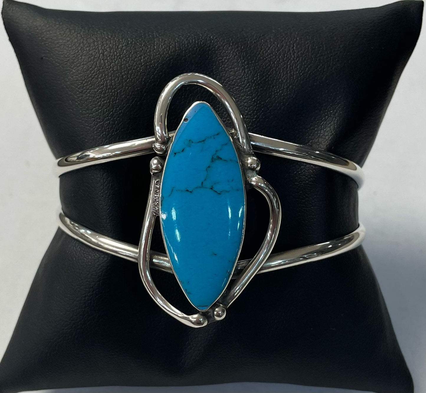 BRAZALETE CON TURQUESA  EN PLATA LEY 925