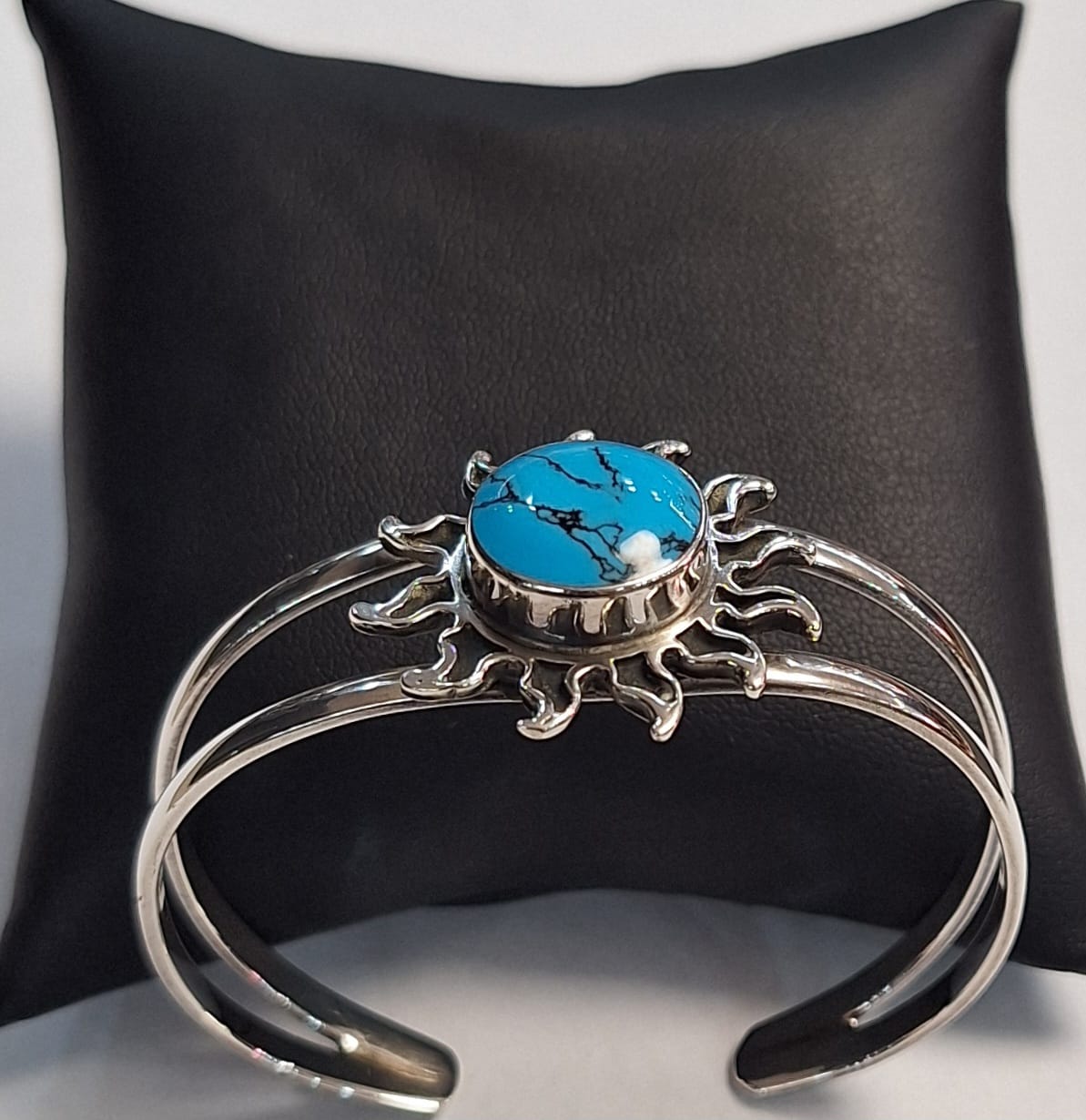 BRAZALETE CON TURQUESA  EN PLATA LEY 925