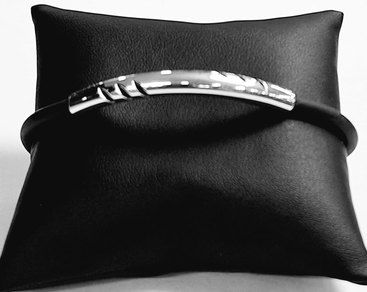 BRAZALETE EN PLATA LEY 925 CON CAUCHO