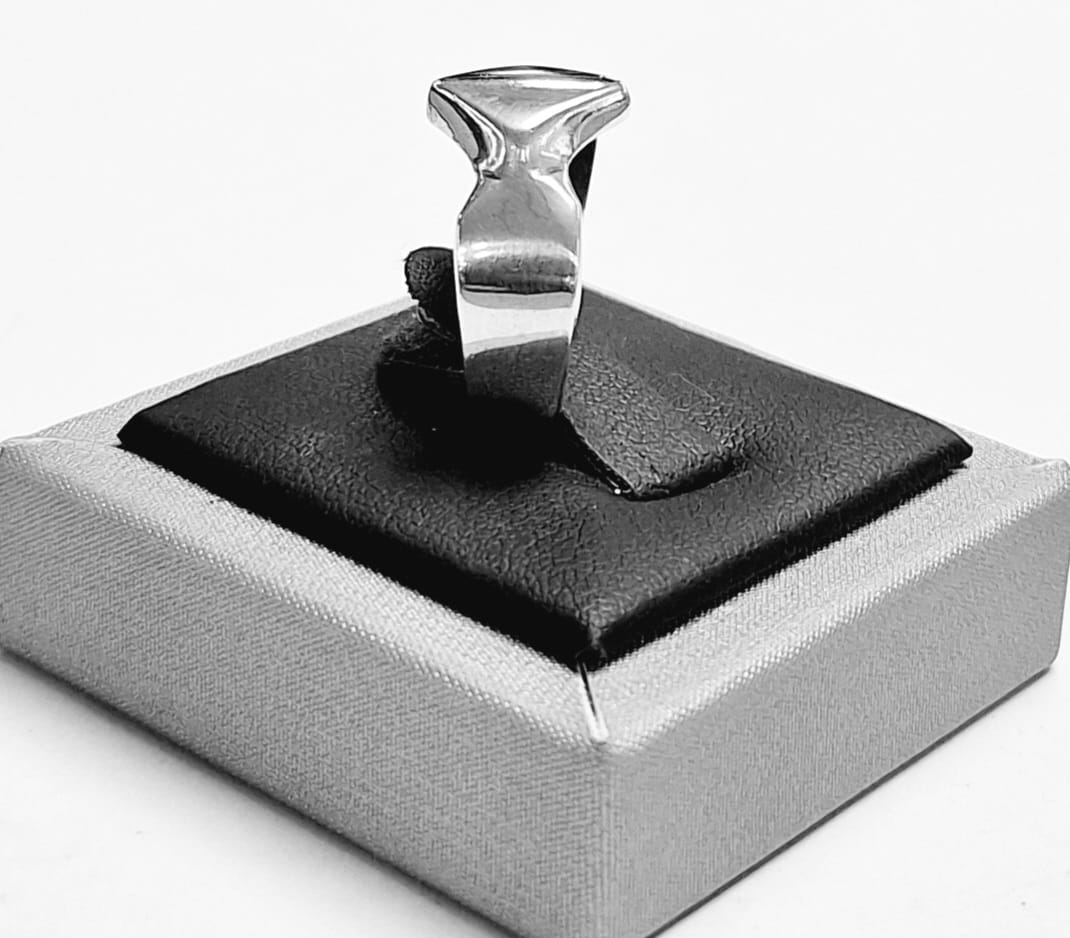 ANILLO EN PLATA LEY 925