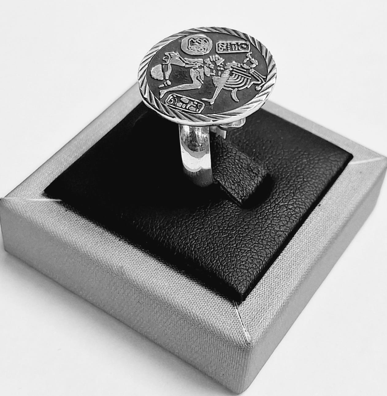 ANILLO JUEGO DE PELOTA EN PLATA LEY 925